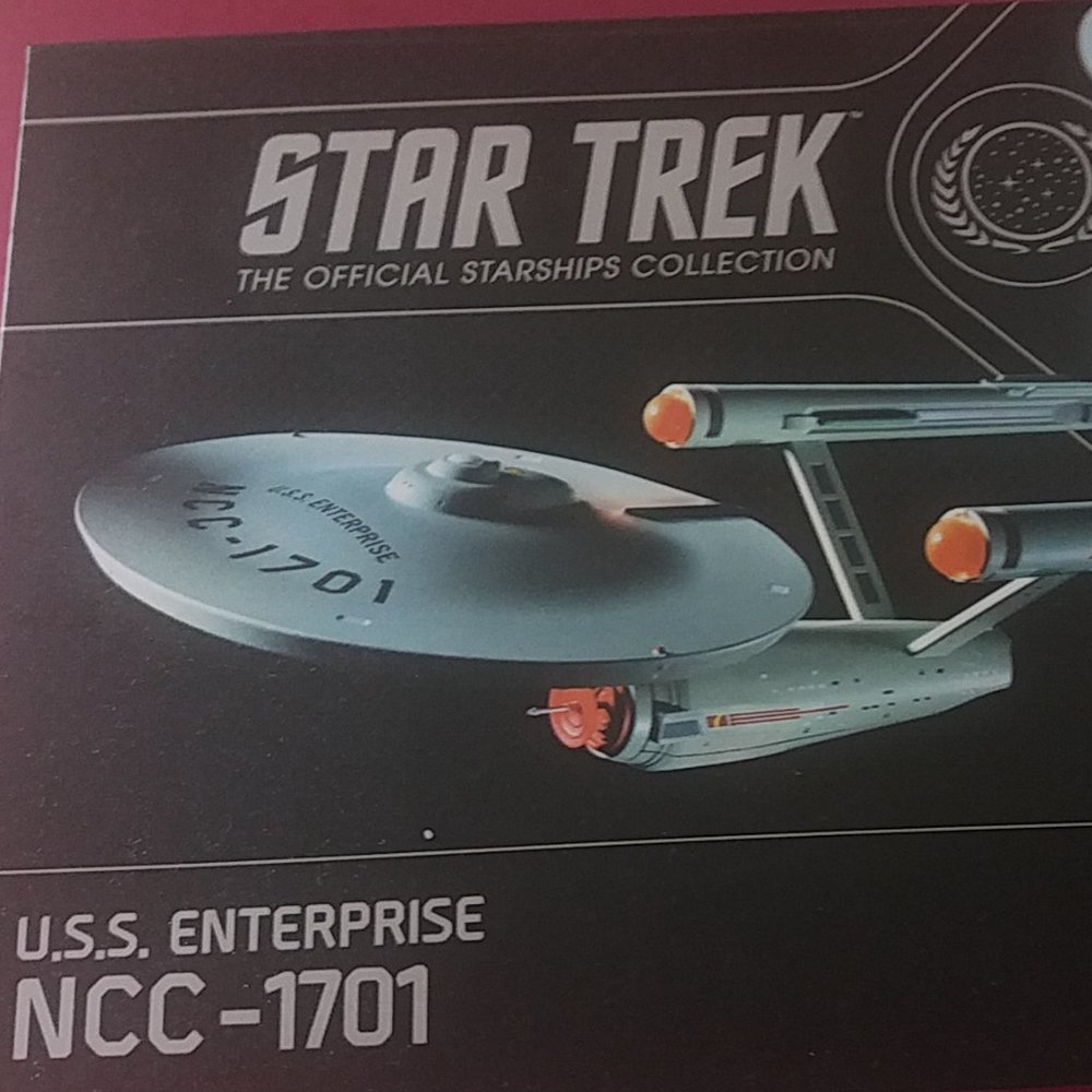 Star Trek , The Original Series Enterprise 1701 in the original box & magazine
